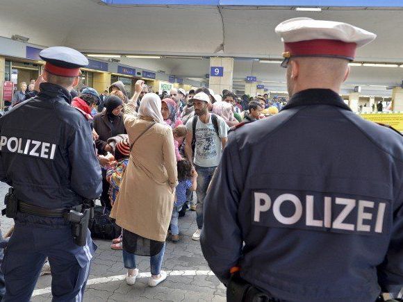 Die 17-Jährige wurde am 5.12. am Wiener Westbahnhof festgenommen. Die 17-Jährige wurde am 5.12. am Wiener Westbahnhof festgenommen.