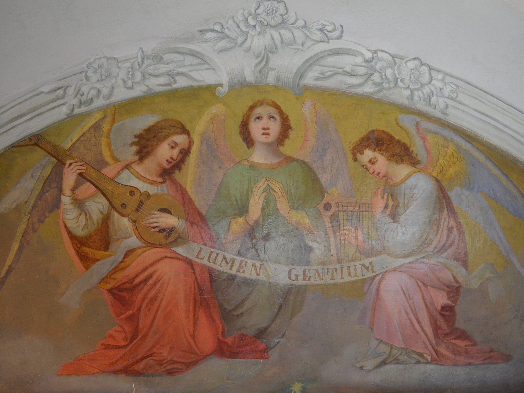 Wertvolle Gemälde wurden restauriert, technisch wurde das Gotteshaus modernst ausgestattet.