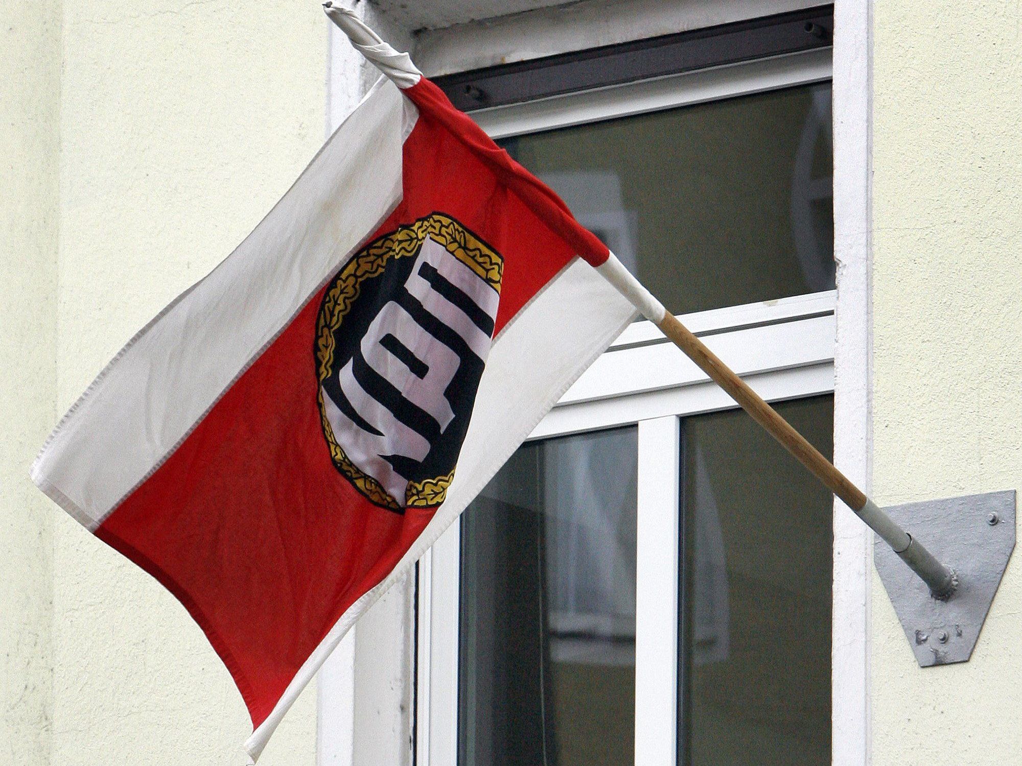 NPD-Verbotsverfahren nimmt wichtige Hürde NPD-Verbotsverfahren nimmt wichtige Hürde