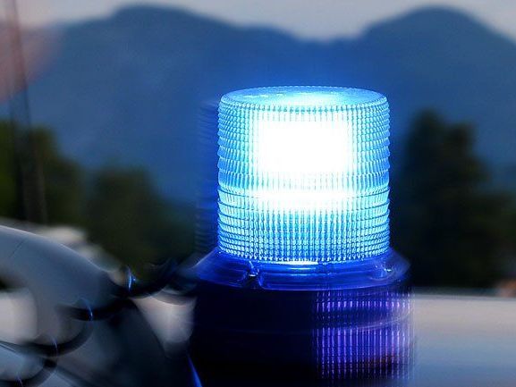 Während Großaufgebot an Einsatzkräften das Gebiet durchkämmte, schlief 18-Jähriger im Haus eines Freundes. Während Großaufgebot an Einsatzkräften das Gebiet durchkämmte, schlief 18-Jähriger im Haus eines Freundes.