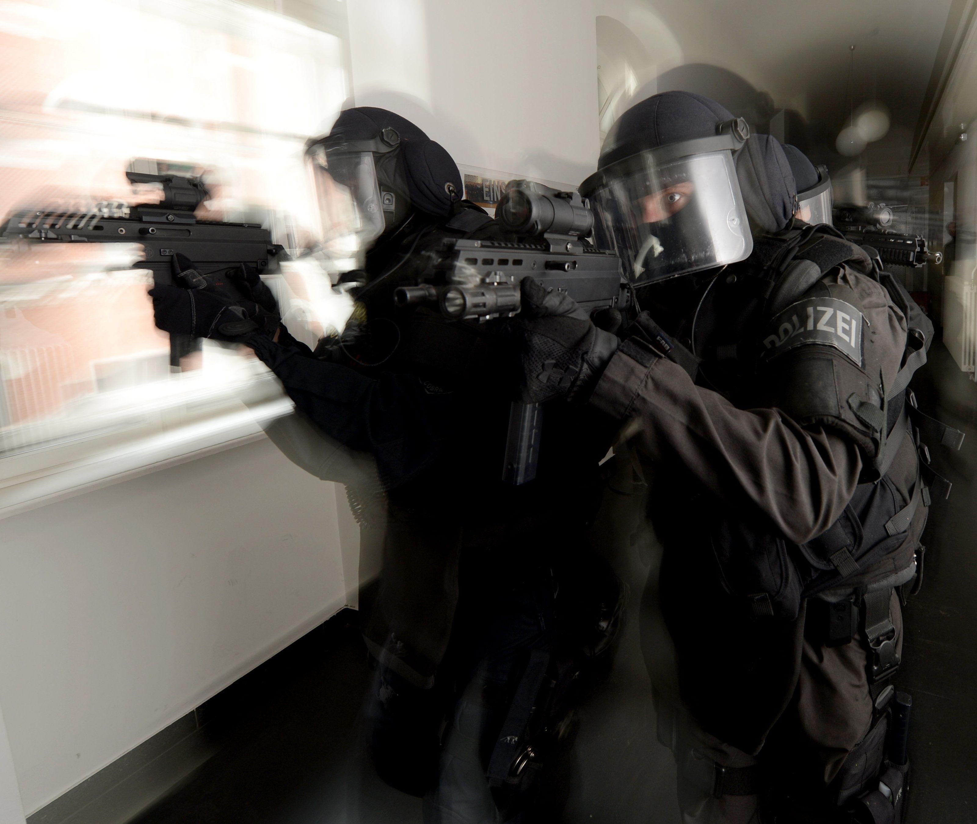 Beamte der Cobra (hier bei einer Übung) nahmen zwei mutmaßliche Jihadisten in Salzburg fest. Beamte der Cobra (hier bei einer Übung) nahmen zwei mutmaßliche Jihadisten in Salzburg fest.