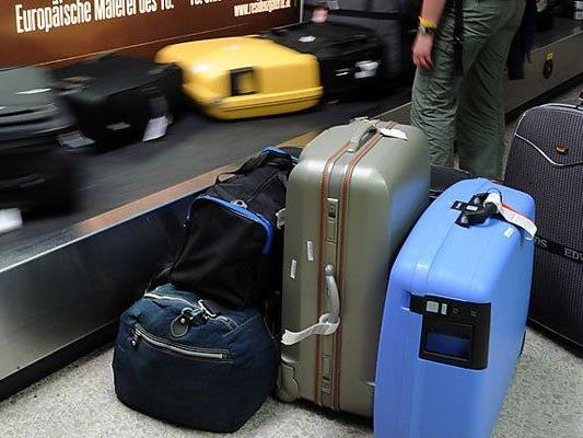 Bei Reisen in die USA herrschen bald noch strengere Regeln. Bei Reisen in die USA herrschen bald noch strengere Regeln.