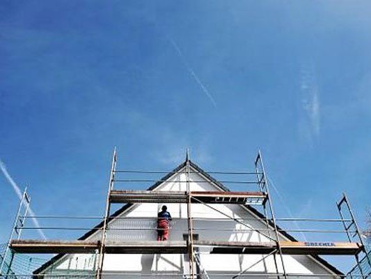 Die beiden Betrüger erbrachten nicht die versprochenen Leistungen, kassierten aber trotzdem. Die beiden Betrüger erbrachten nicht die versprochenen Leistungen, kassierten aber trotzdem.