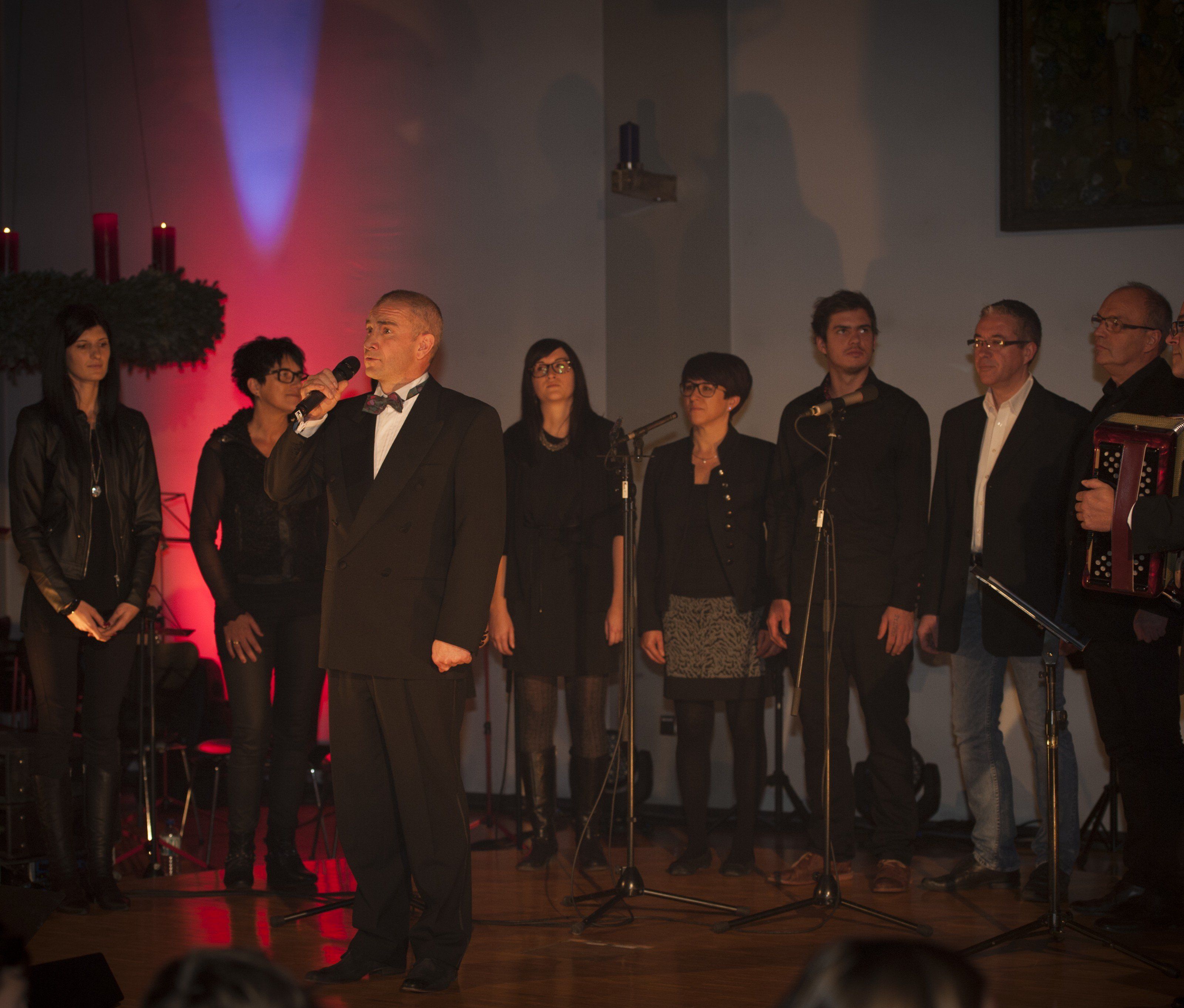 Auch in diesem Jahr sorgen die Künstler für Lichtblicke in der Pfarrkirche Altach Auch in diesem Jahr sorgen die Künstler für Lichtblicke in der Pfarrkirche Altach
