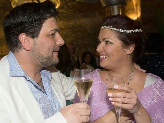 Anna Netrebko freut sich auf ihre Hochzeit. Anna Netrebko freut sich auf ihre Hochzeit.