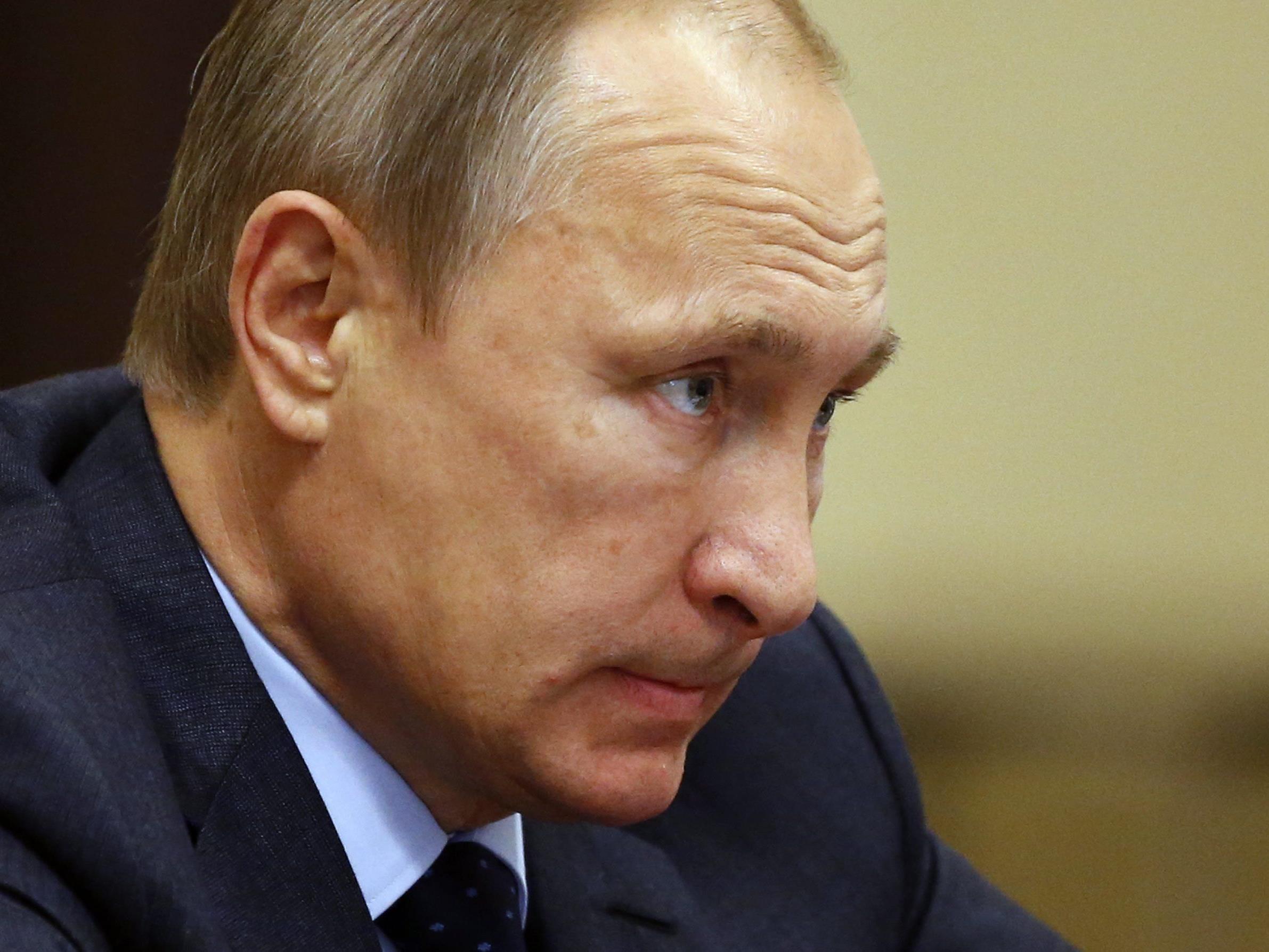 Putin wirft der Türkei offen vor, den IS via Ölkauf finanziell zu unterstützen.