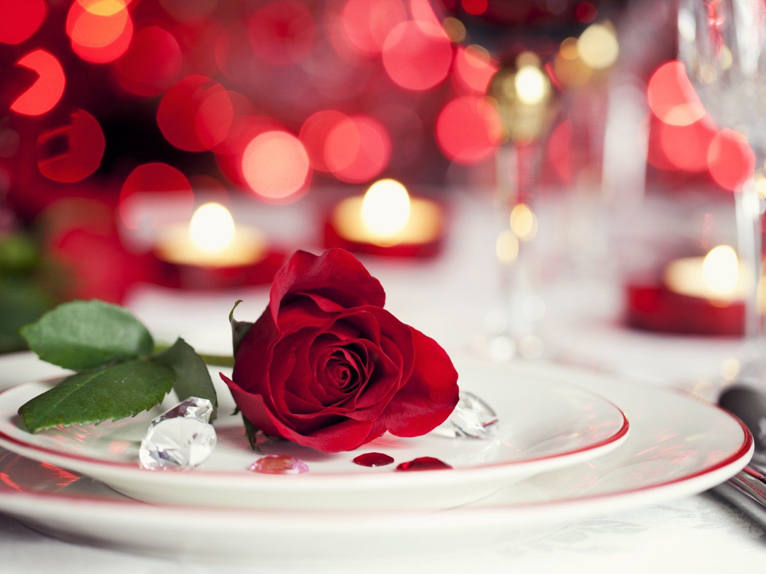 Wir verlosen ein romantisches Valentinstags-Wochenende für zwei Personen. Wir verlosen ein romantisches Valentinstags-Wochenende für zwei Personen.