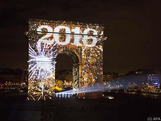 Paris begrüßte trotz Terrorgefahr das neue Jahr