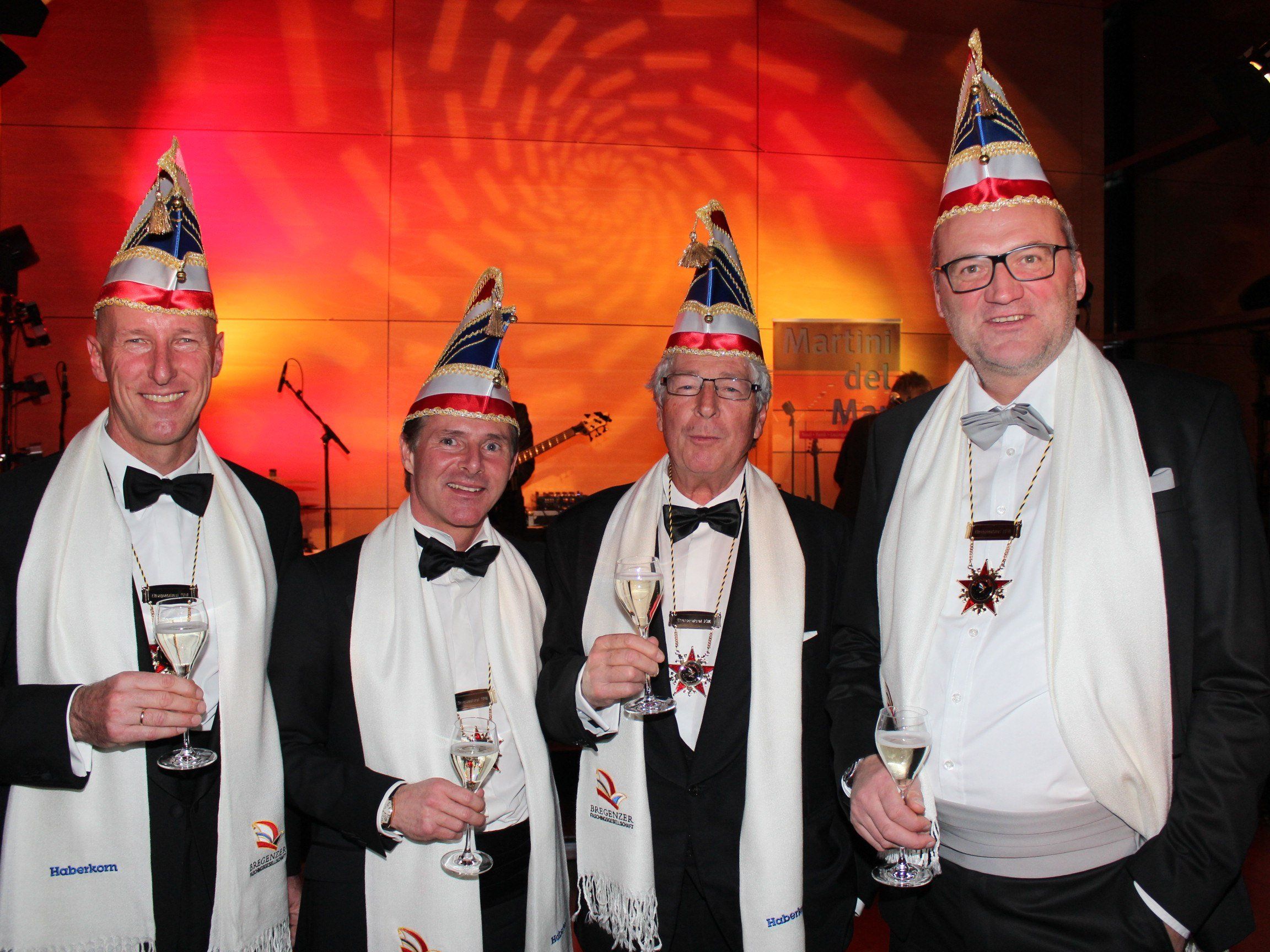 Die neuen Ehrensenatsräte Gerhard Röthlin, Nicolas Zech, Klaus von Reden und Donald Gebhard. Die neuen Ehrensenatsräte Gerhard Röthlin, Nicolas Zech, Klaus von Reden und Donald Gebhard.