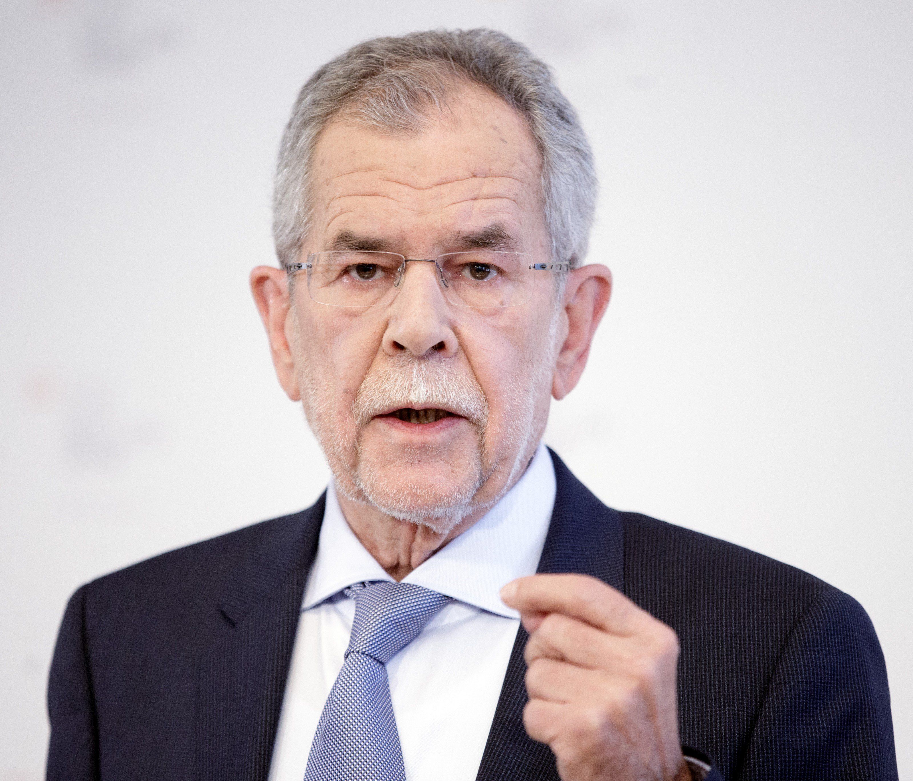 BP-Wahl: Van der Bellen würde Grünen-Mitgliedschaft ruhend stellen BP-Wahl: Van der Bellen würde Grünen-Mitgliedschaft ruhend stellen