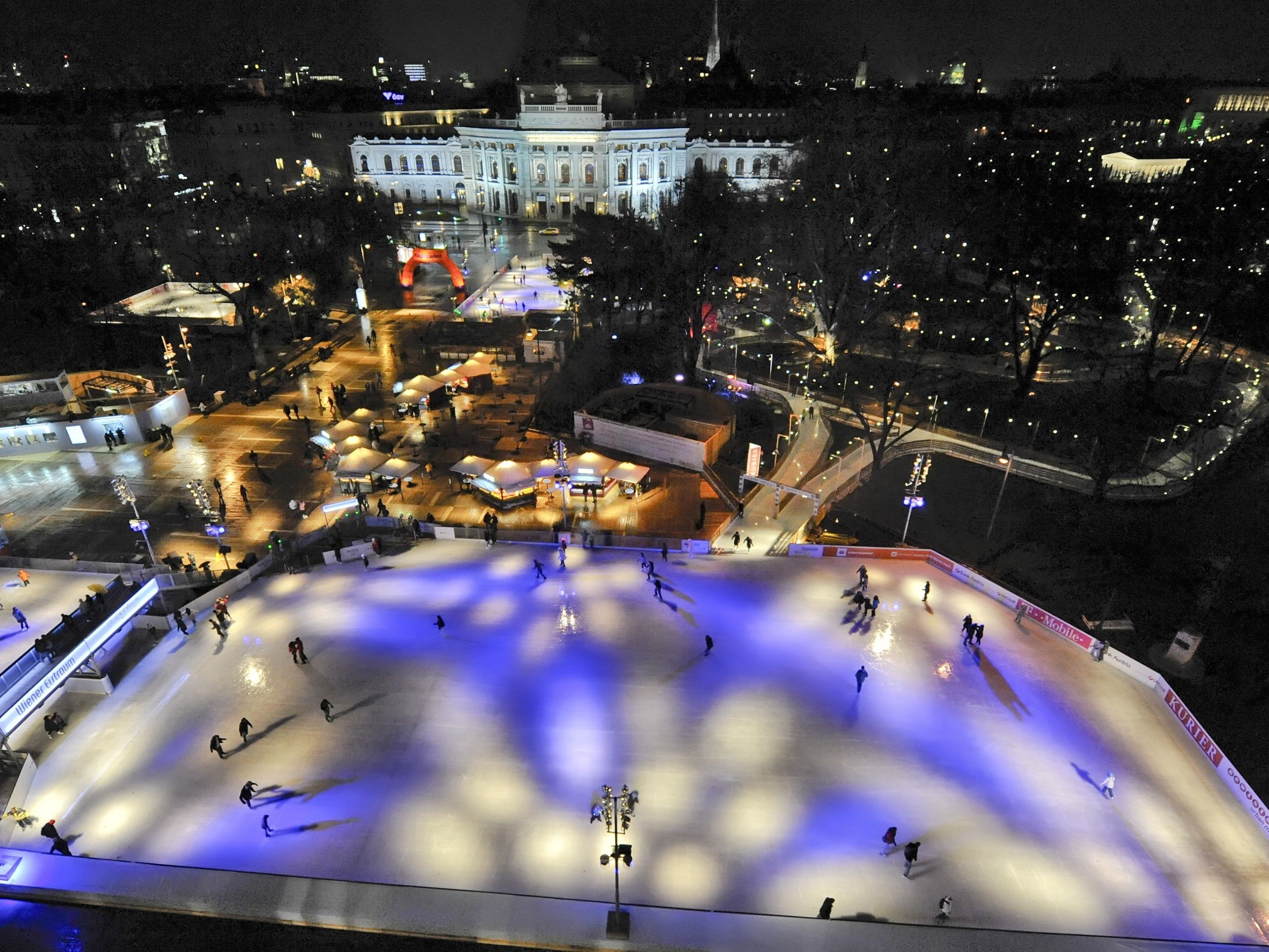 Auch heuer findet der Wr. Eistraum auf dem Rathausplatz statt. Auch heuer findet der Wr. Eistraum auf dem Rathausplatz statt.