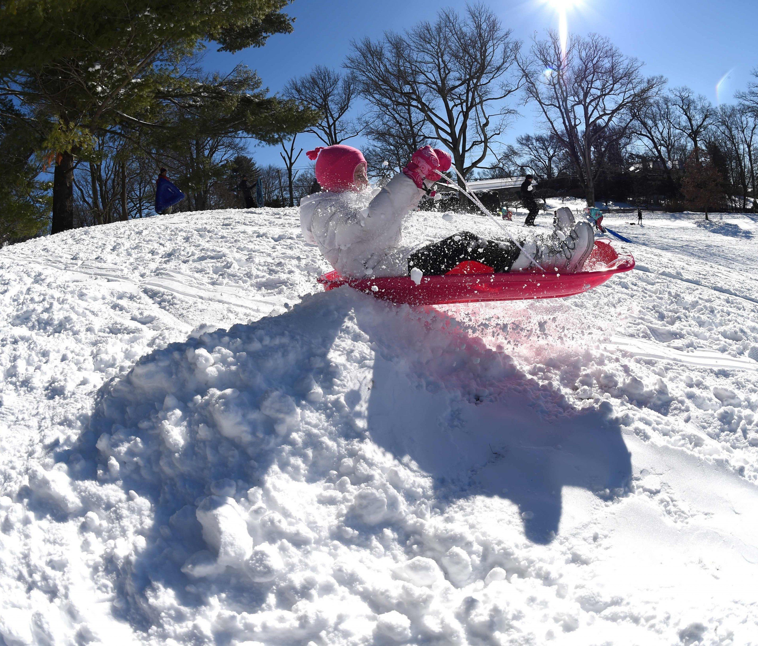 Schlitten fahren ist etwas für Anfänger - "Schnee-Schwimmen" ist der neue Winter-Extremsport. Schlitten fahren ist etwas für Anfänger - "Schnee-Schwimmen" ist der neue Winter-Extremsport.