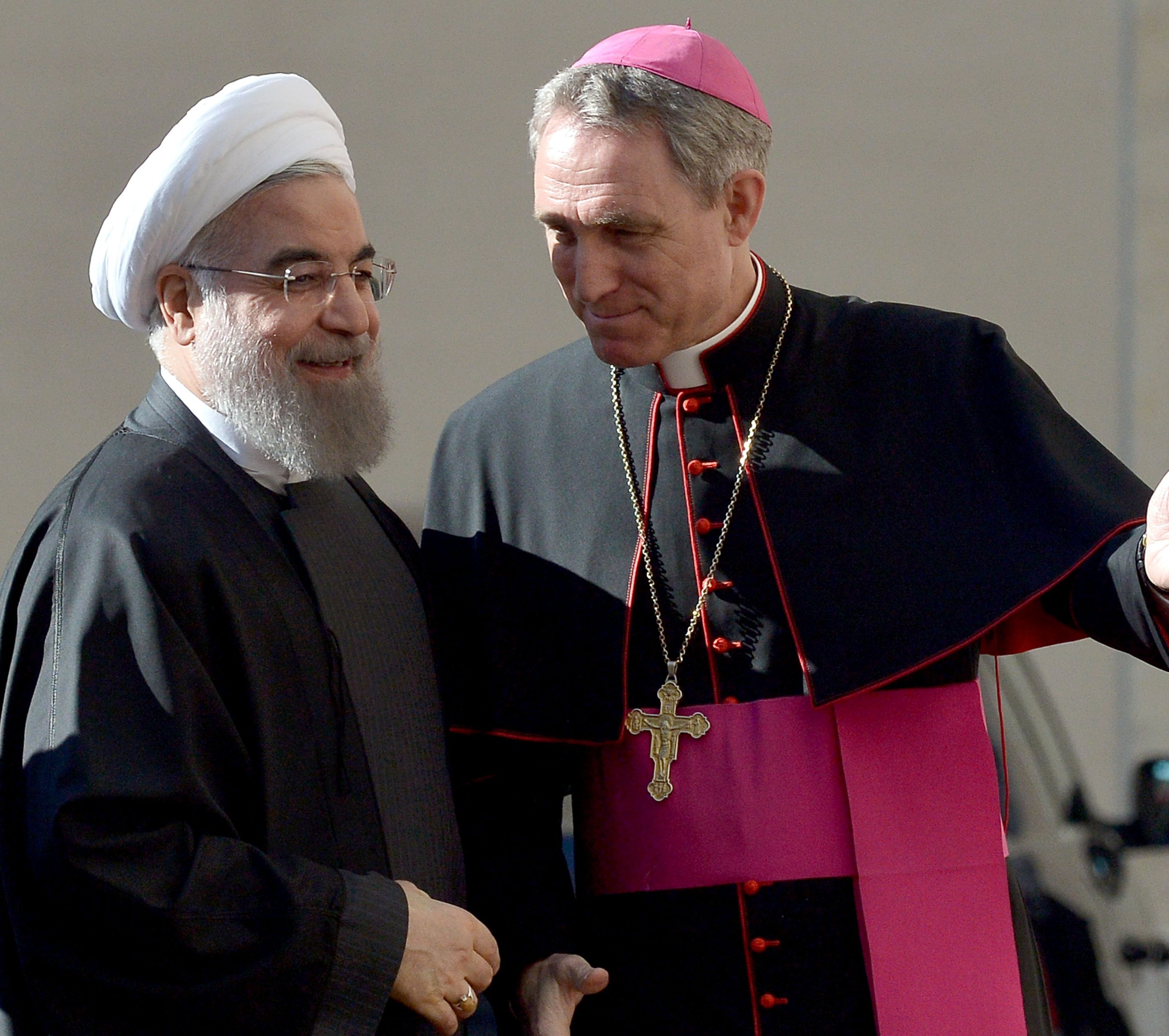 Rücksicht auf iranischen Präsidenten: Keine nackten Statuen, kein Wein beim Abendessen. Rücksicht auf iranischen Präsidenten: Keine nackten Statuen, kein Wein beim Abendessen.