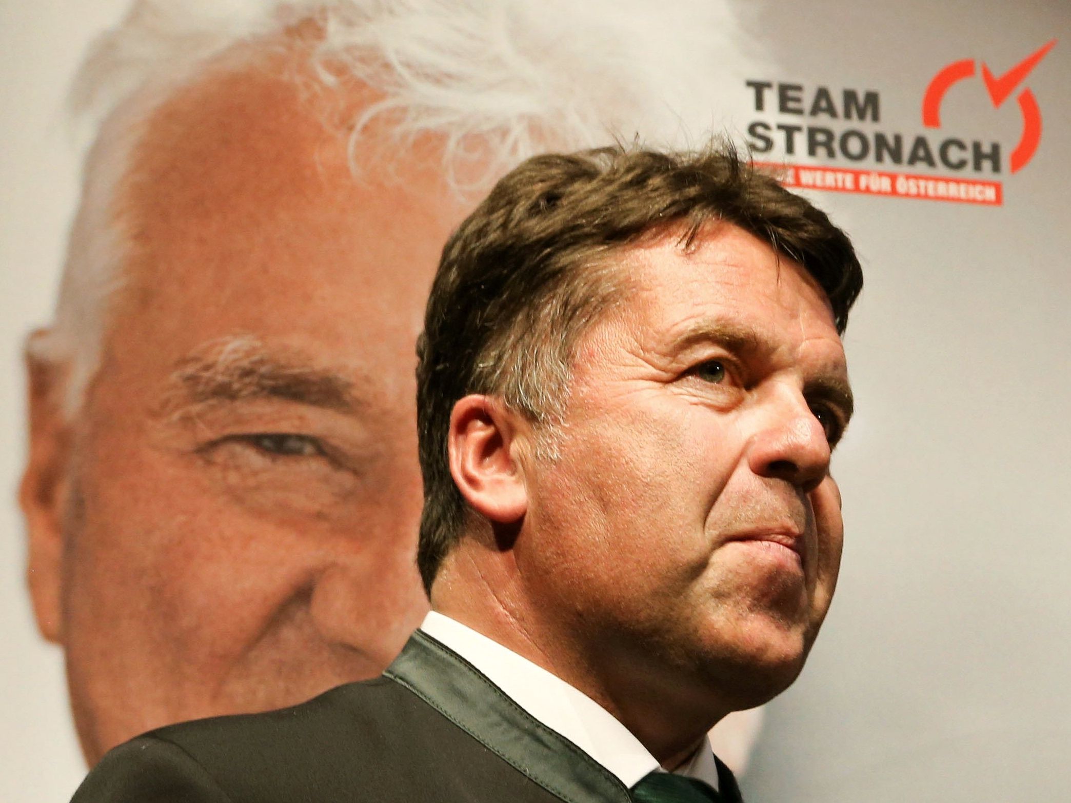 Landesrat Hans Mayr ist mittlerweile aus dem Team Stronach ausgetreten. Landesrat Hans Mayr ist mittlerweile aus dem Team Stronach ausgetreten.