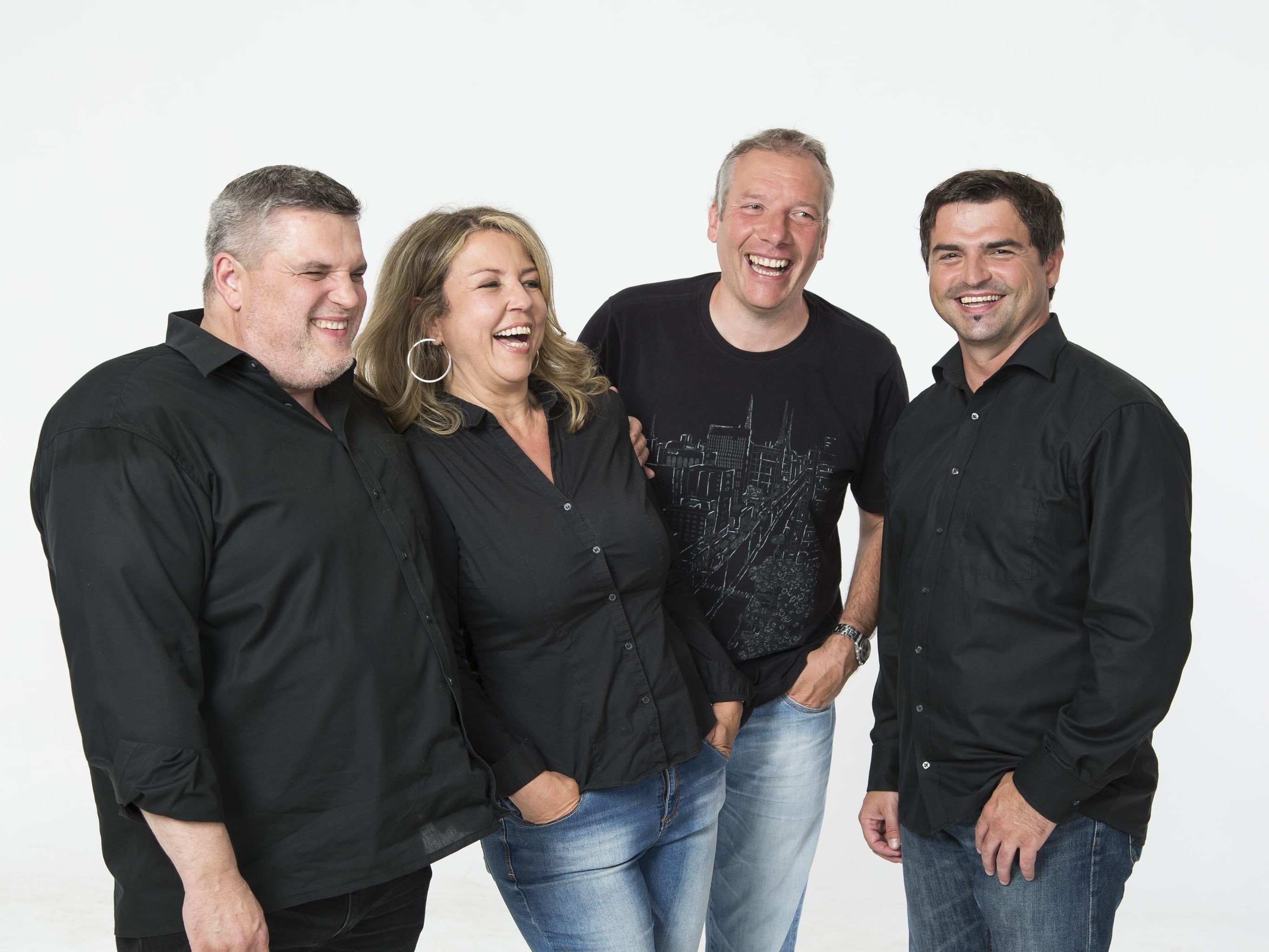 George Nussbaumer, Stefan Vögel, Yasmin Ritter und Markus Lins ziehen Bilanz auf der Kulturbühne Schruns George Nussbaumer, Stefan Vögel, Yasmin Ritter und Markus Lins ziehen Bilanz auf der Kulturbühne Schruns