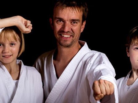 Anfängerkurs KARATE BREGENZ Anfängerkurs KARATE BREGENZ