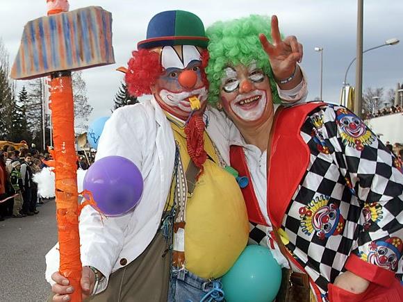Im Wiener Prater sind am Faschingssamstag Clowns und Co. los