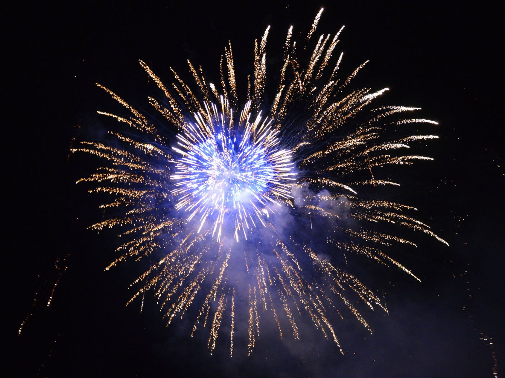 Klangfeuerwerk in St. Gallenkirch bei der Talstation der Valiserabahn Klangfeuerwerk in St. Gallenkirch bei der Talstation der Valiserabahn