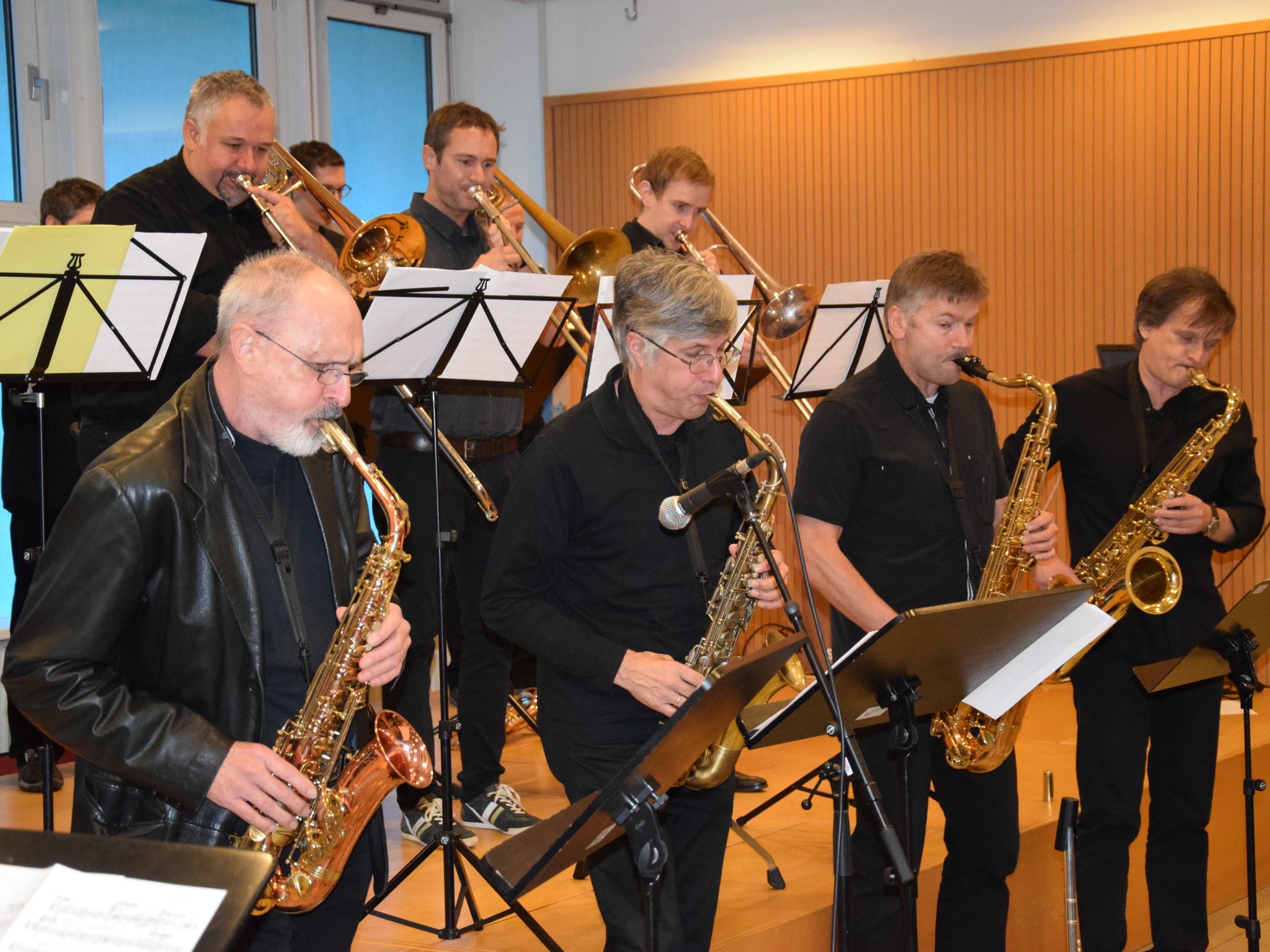 Höhepunkt des Neujahrskonzertes in der Aula des BORG Götzis: Der Auftritt der Swing Werk Big Band