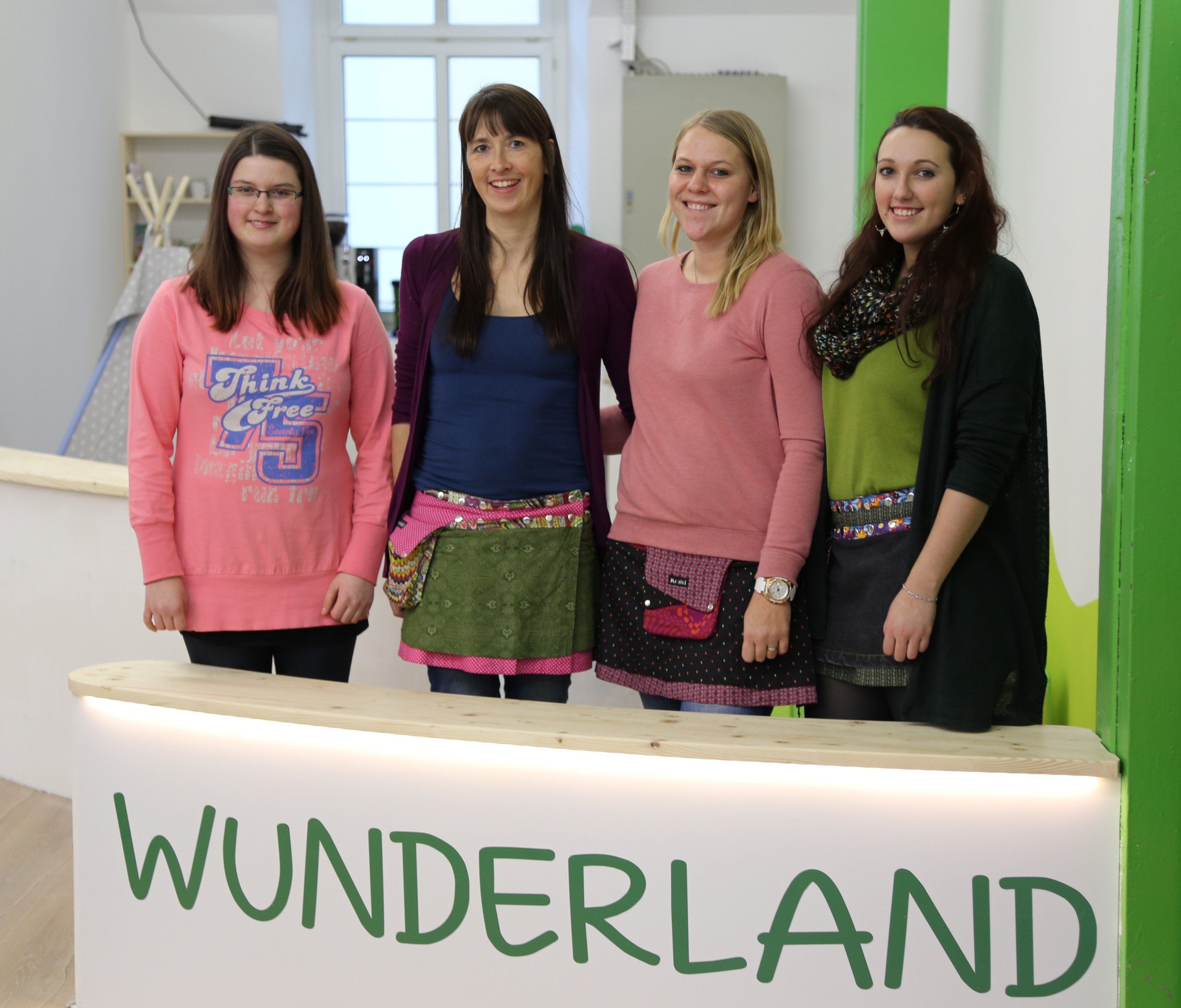 Team: Chantaal Huber, Karin Ehrentraud, Melanie Kneisl und Jenny Bischof bei der Eröffnung. Team: Chantaal Huber, Karin Ehrentraud, Melanie Kneisl und Jenny Bischof bei der Eröffnung.