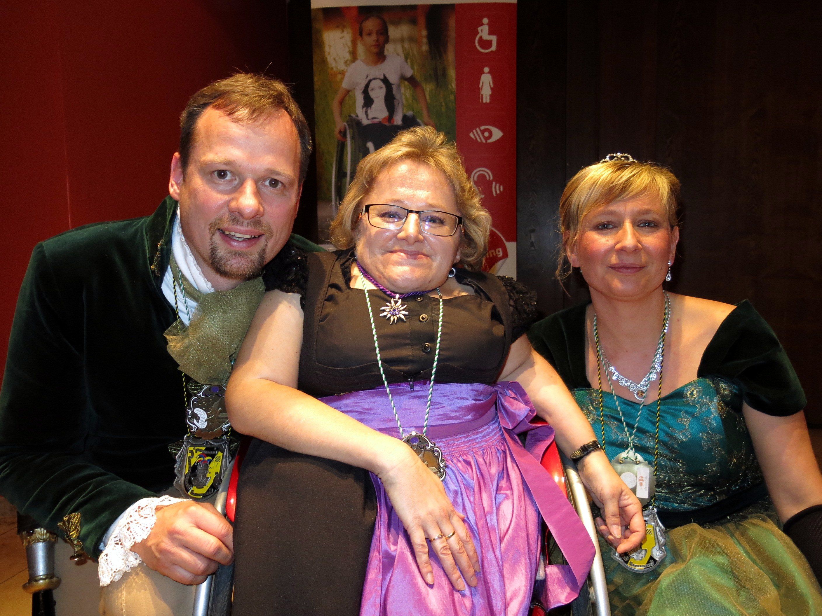 Große Freude bei Karin Stöckler über den Besuch des Hörbranzer Prinzenpaares Große Freude bei Karin Stöckler über den Besuch des Hörbranzer Prinzenpaares