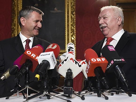 (v.l.) SPÖ-Landesparteisekretär Georg Niedermühlbichler und Wiens Bürgermeister Michael Häupl (SPÖ) (v.l.) SPÖ-Landesparteisekretär Georg Niedermühlbichler und Wiens Bürgermeister Michael Häupl (SPÖ)