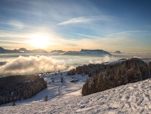 Das Skigebiet Gaissau-Hintersee bietet drei Strecken mit unterschiedlichem Schwierigkeitsgrad. Das Skigebiet Gaissau-Hintersee bietet drei Strecken mit unterschiedlichem Schwierigkeitsgrad.