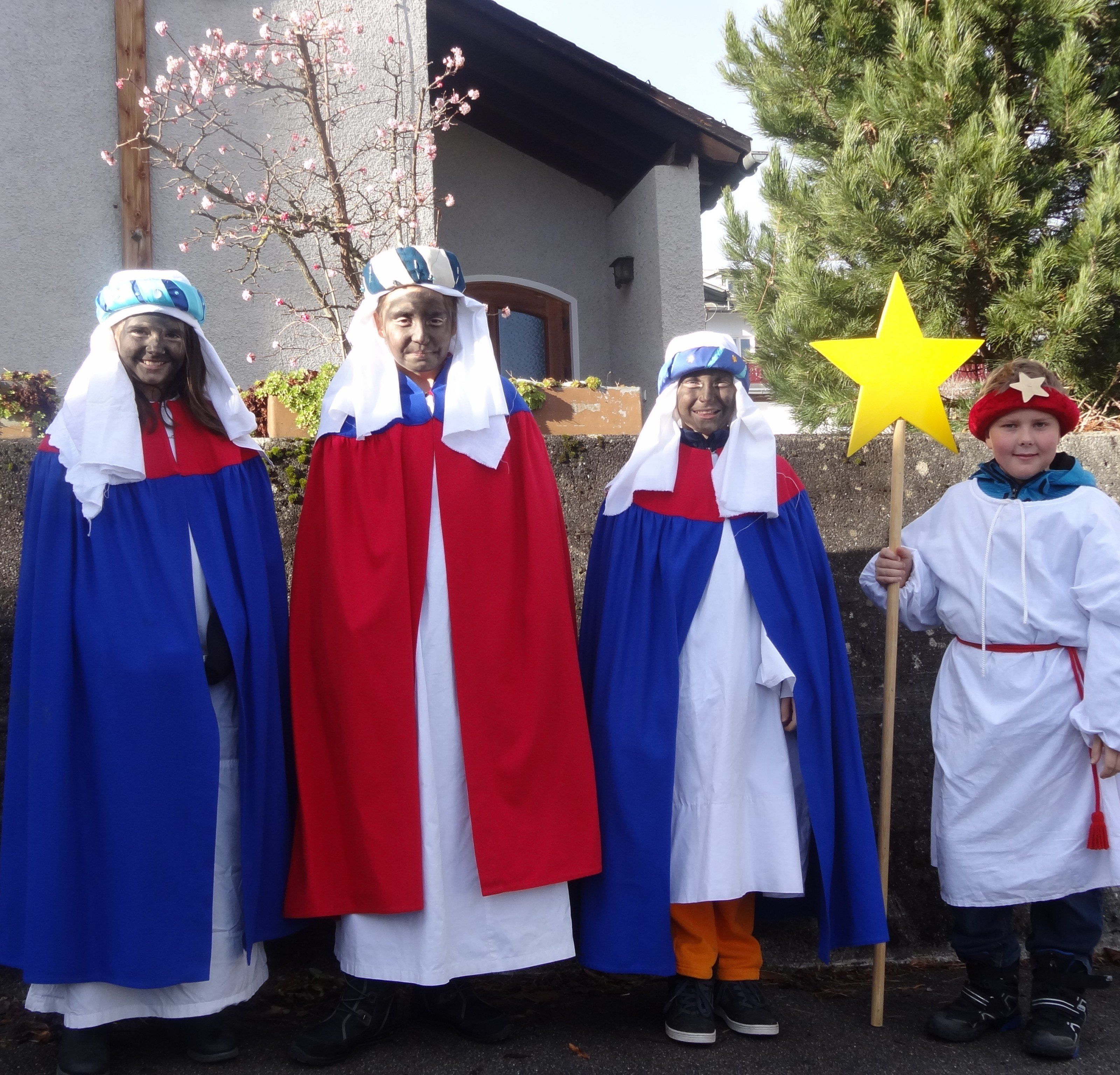 Sternsingergruppe in Gurtis 2016 Sternsingergruppe in Gurtis 2016