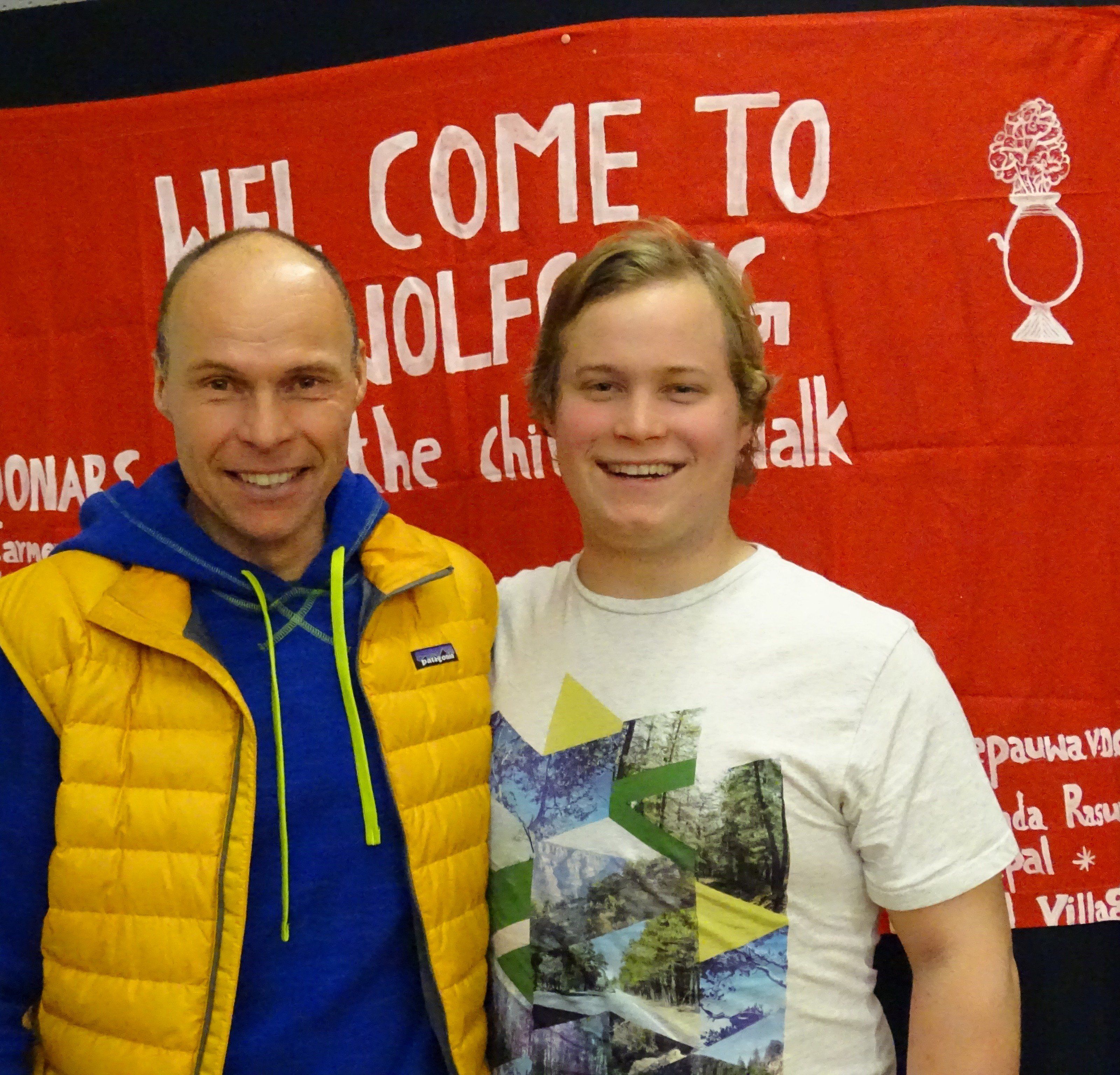 Ein humanitär engagiertes Vater-Sohn-Gespann: Wolfgang und Alexander Bartl unterstützen nepalesische Familien beim Wiederaufbau nach der Erdbebenkatastrophe. Ein humanitär engagiertes Vater-Sohn-Gespann: Wolfgang und Alexander Bartl unterstützen nepalesische Familien beim Wiederaufbau nach der Erdbebenkatastrophe.