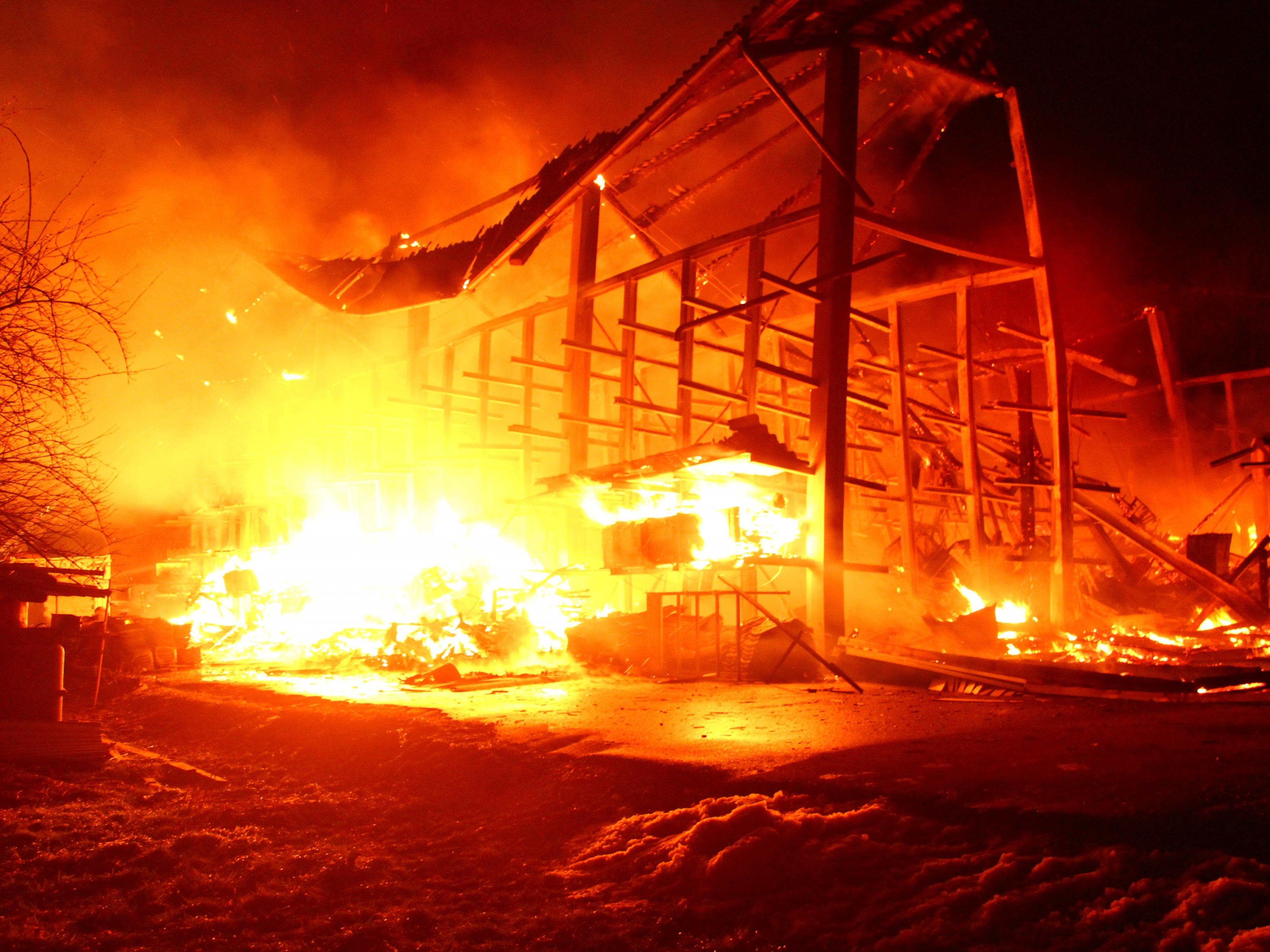 Ehemalige Schreinerei in Diepoldsau wurde Raub der Flammen.