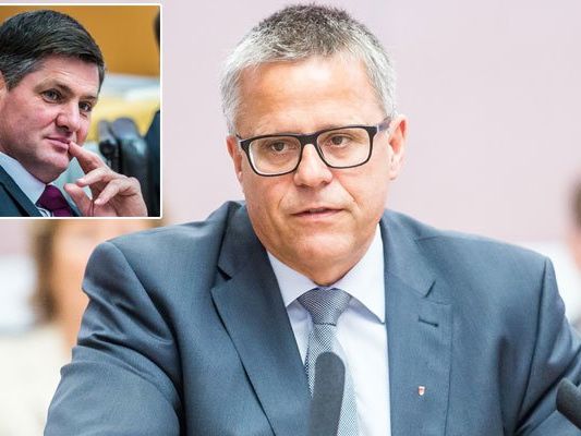Die Vorarlberger ÖVP fordert eine Obergrenze bei Flüchtlingen - die FPÖ sieht sich bestätigt. Die Vorarlberger ÖVP fordert eine Obergrenze bei Flüchtlingen - die FPÖ sieht sich bestätigt.