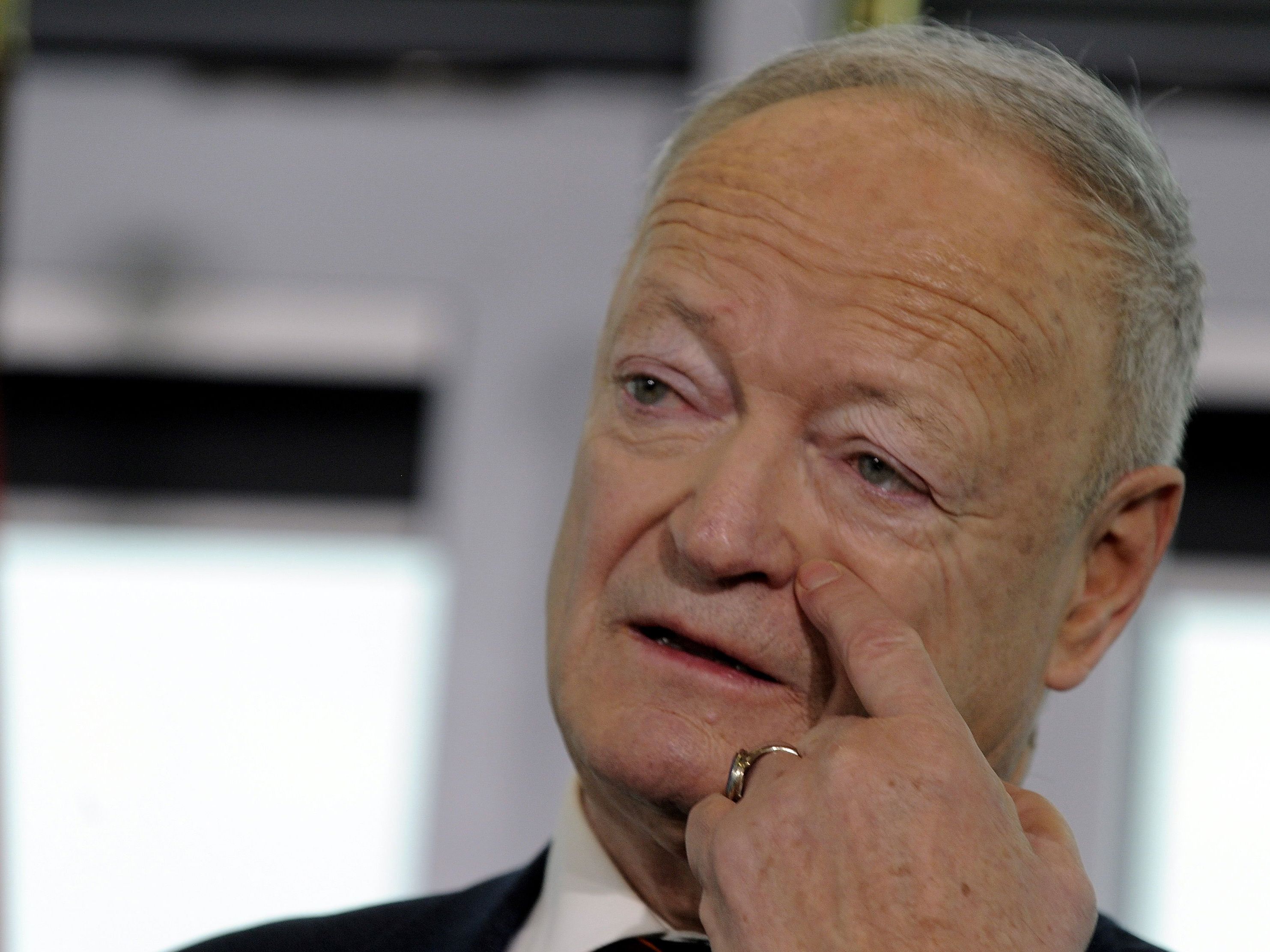 Ob Andreas Khol die Gags auch so lustig findet? Ob Andreas Khol die Gags auch so lustig findet?