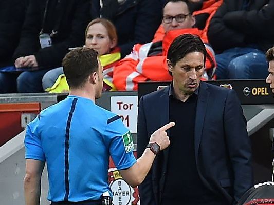 Roger Schmidt wollte nicht auf die Tribüne verbannt werden Roger Schmidt wollte nicht auf die Tribüne verbannt werden