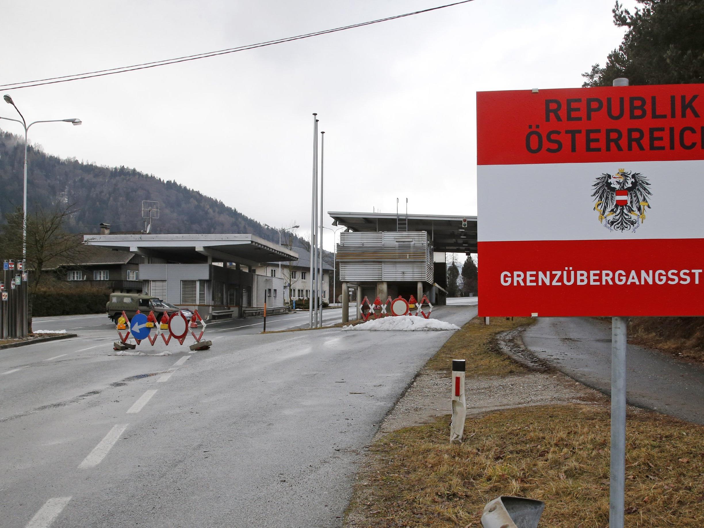 Wäre die rigorose Abschiebung, wie es die Schweiz plant, in Österreich denkbar?
