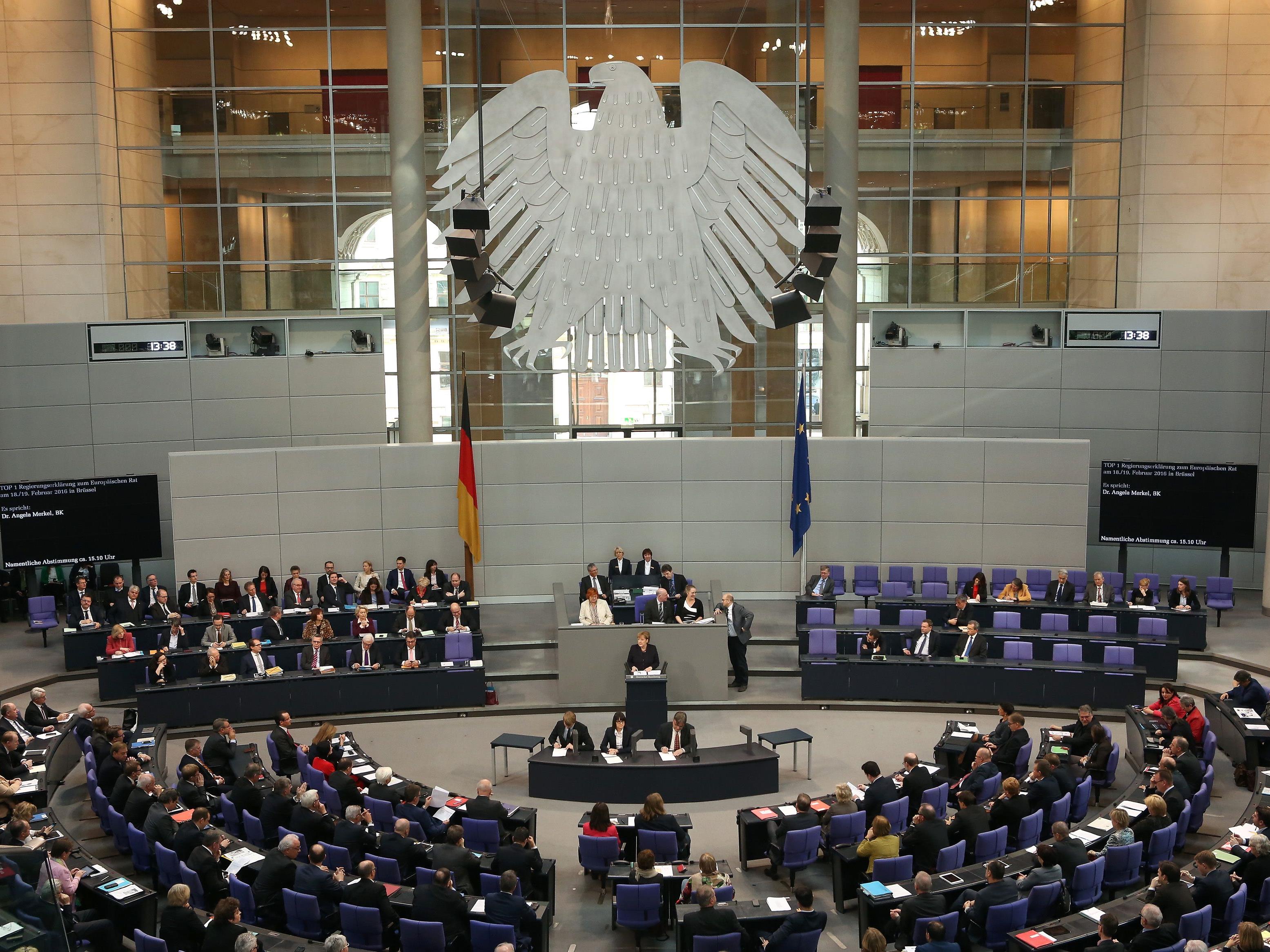 Der Bundestag hat über eine Verschärfung des Asylrechts abgestimmt.
