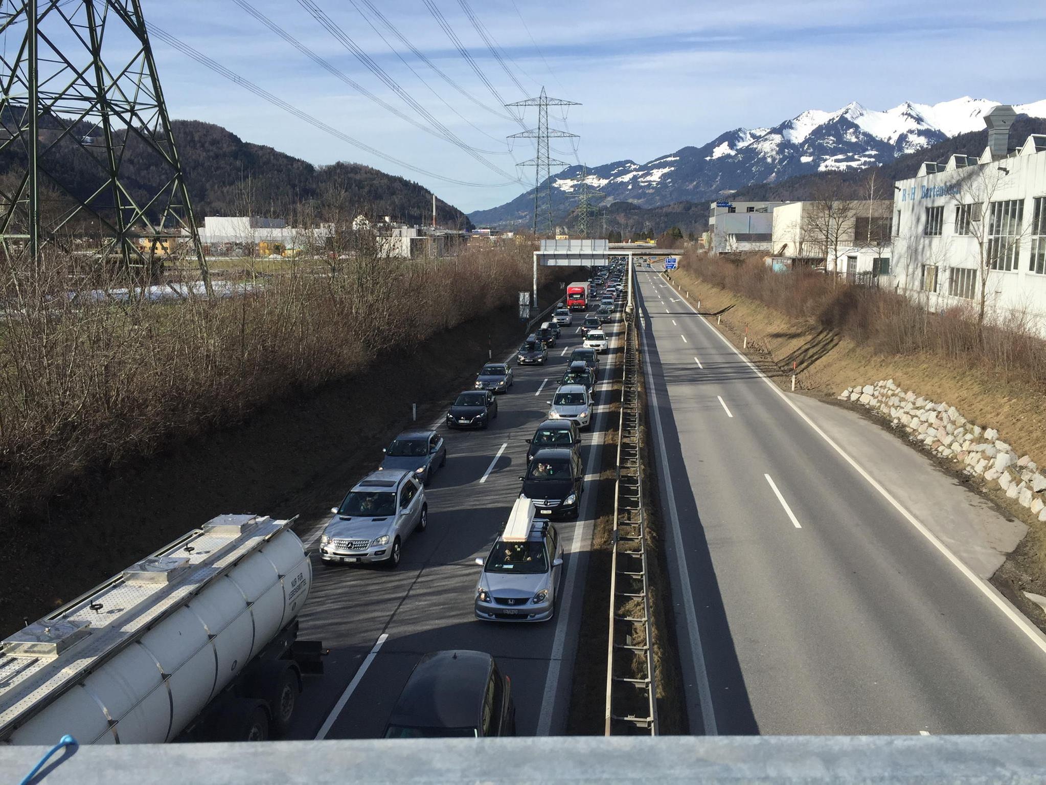 aktuelle Verkehrslage Richtung Arlberg / Montafon