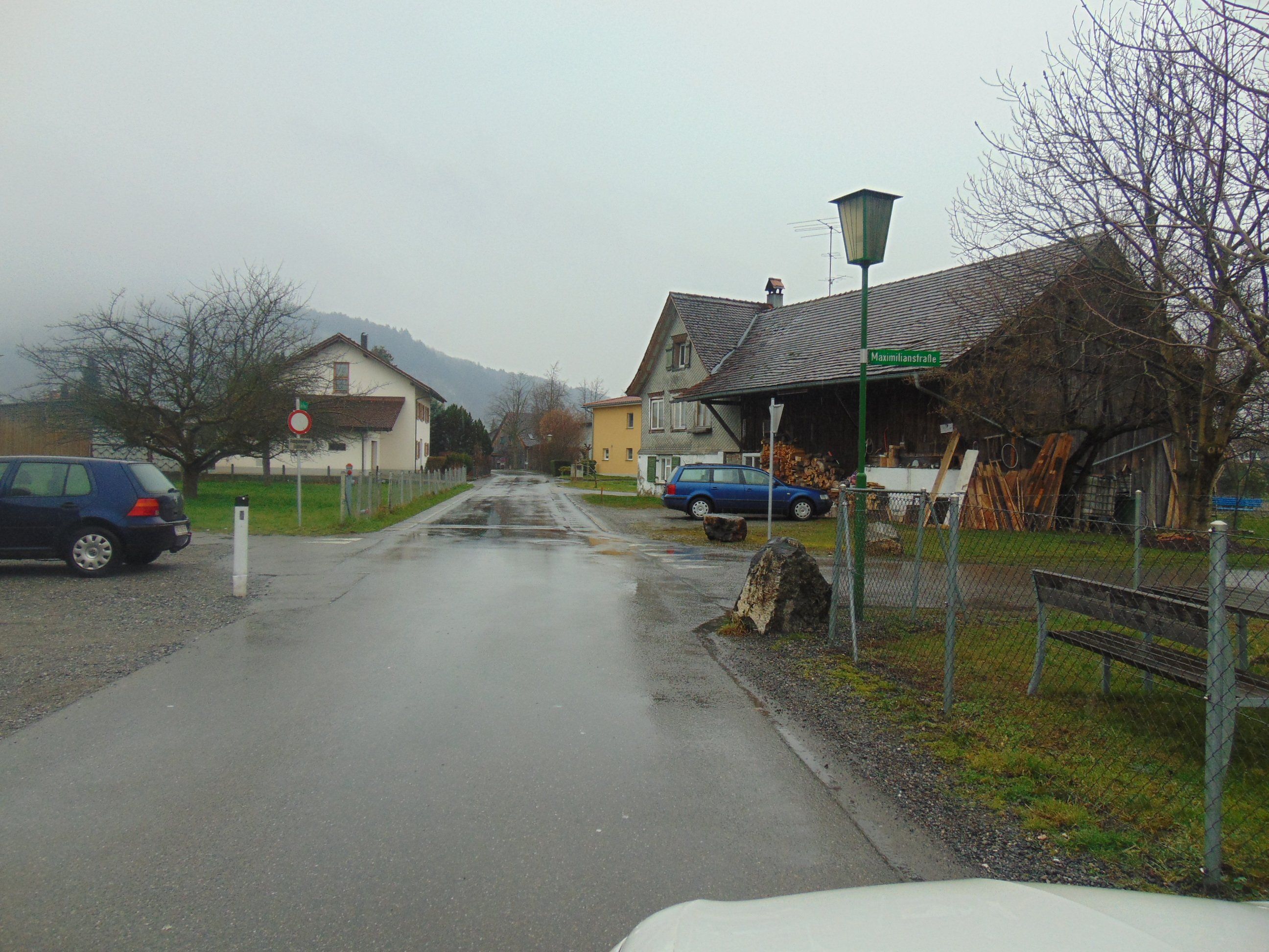 Eine Verkehrsberuhigung wird in der Maximilianstraße in Mäder gewünscht Eine Verkehrsberuhigung wird in der Maximilianstraße in Mäder gewünscht