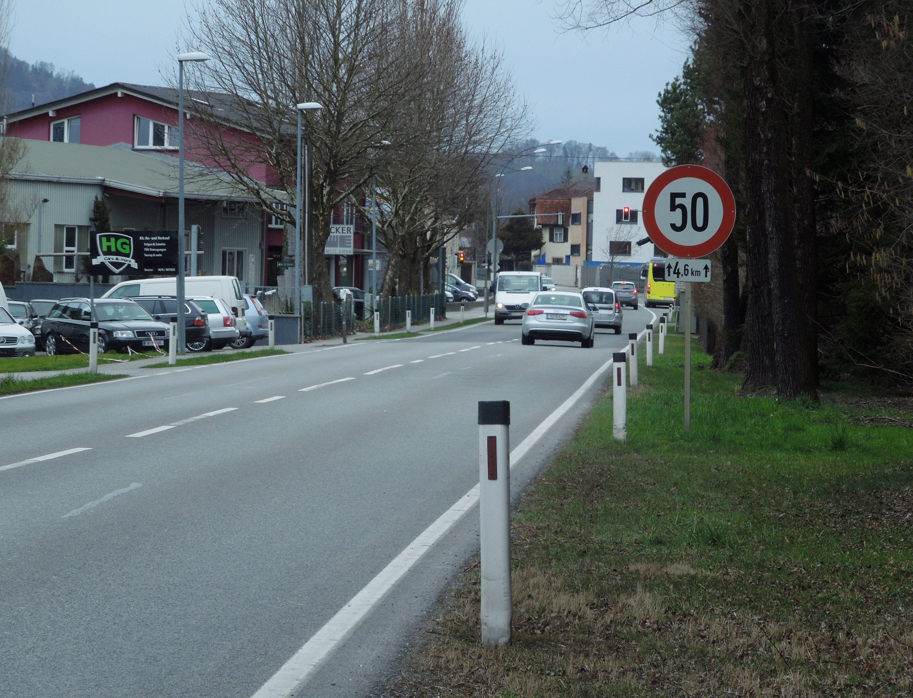 Bürgerforumsteilnehmer andreas0011 beobachtet oft, dass das Tempolimit auf der Sägerstraße bei Einfahrt nach Lustenau oft überschritten wird. Bürgerforumsteilnehmer andreas0011 beobachtet oft, dass das Tempolimit auf der Sägerstraße bei Einfahrt nach Lustenau oft überschritten wird.