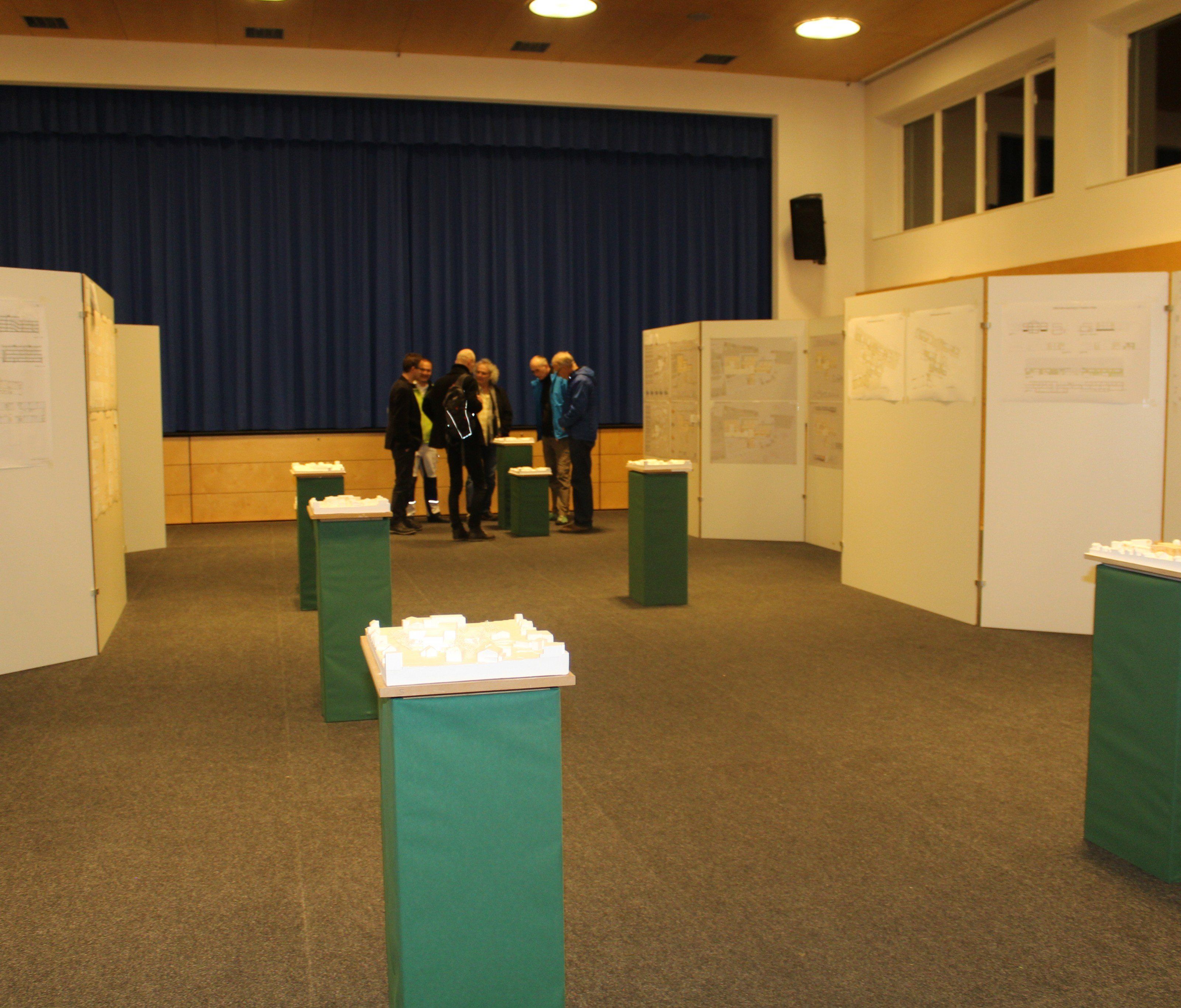 Die besten Entwürfe für das neue Bildungszentrum wurden präsentiert. Die besten Entwürfe für das neue Bildungszentrum wurden präsentiert.