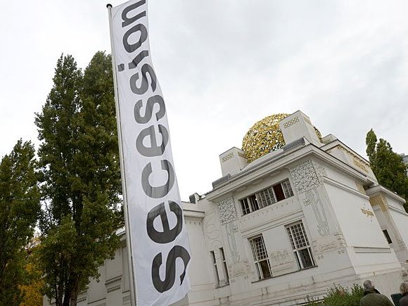 Die Goldkuppel der Secession rostet anscheinend und muss saniert werden Die Goldkuppel der Secession rostet anscheinend und muss saniert werden