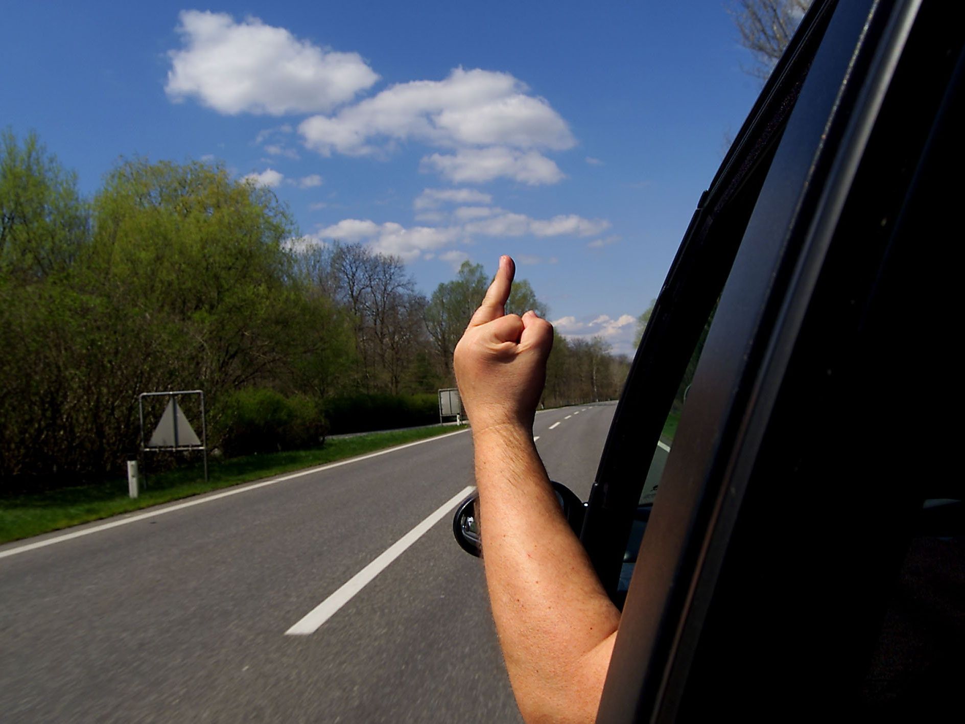 Wenn beim Autofahren die Emotionen hochfliegen und die Manieren aus dem Fenster...