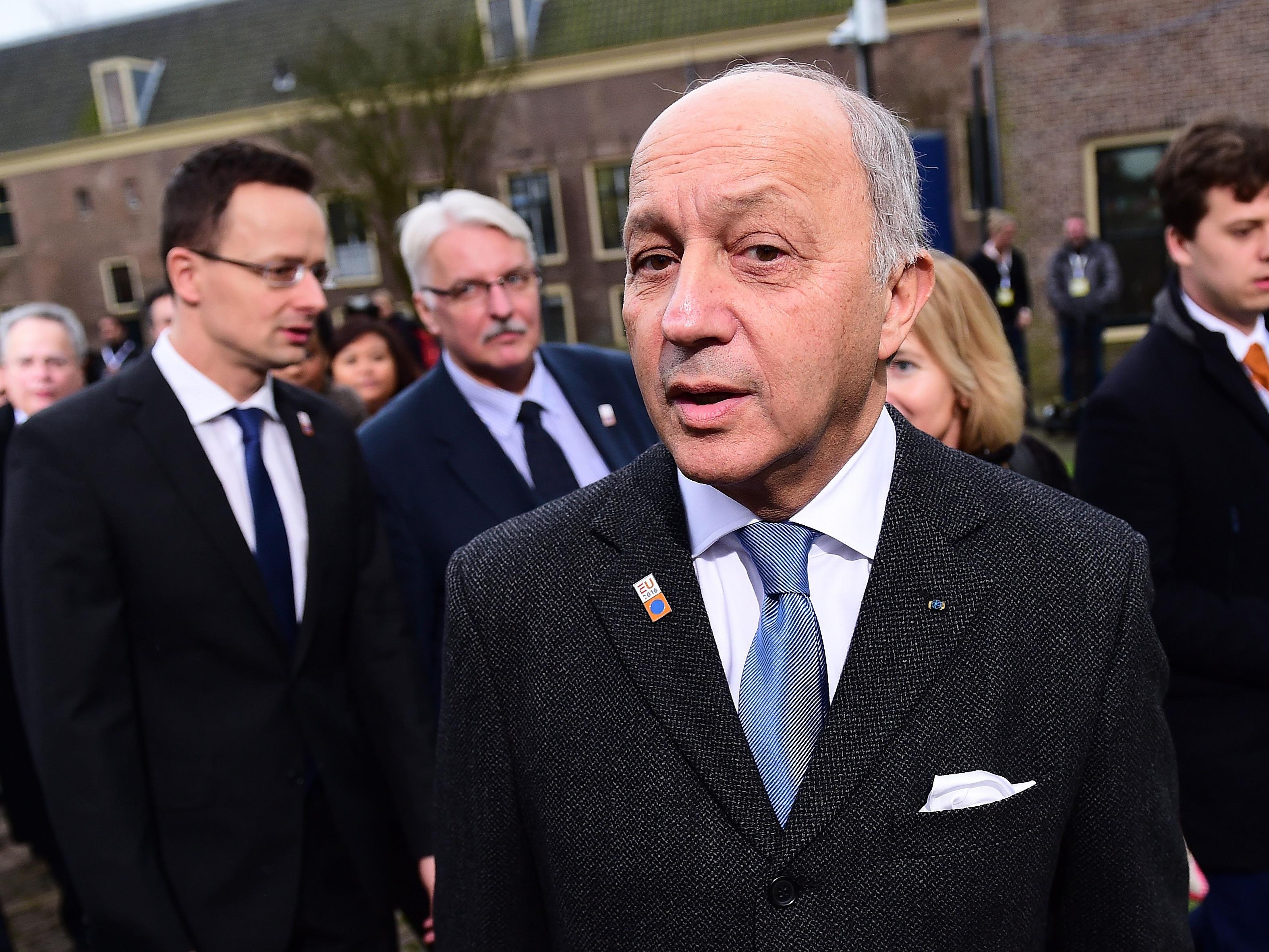 Frankreichs Außenminister Fabius tritt zurück.