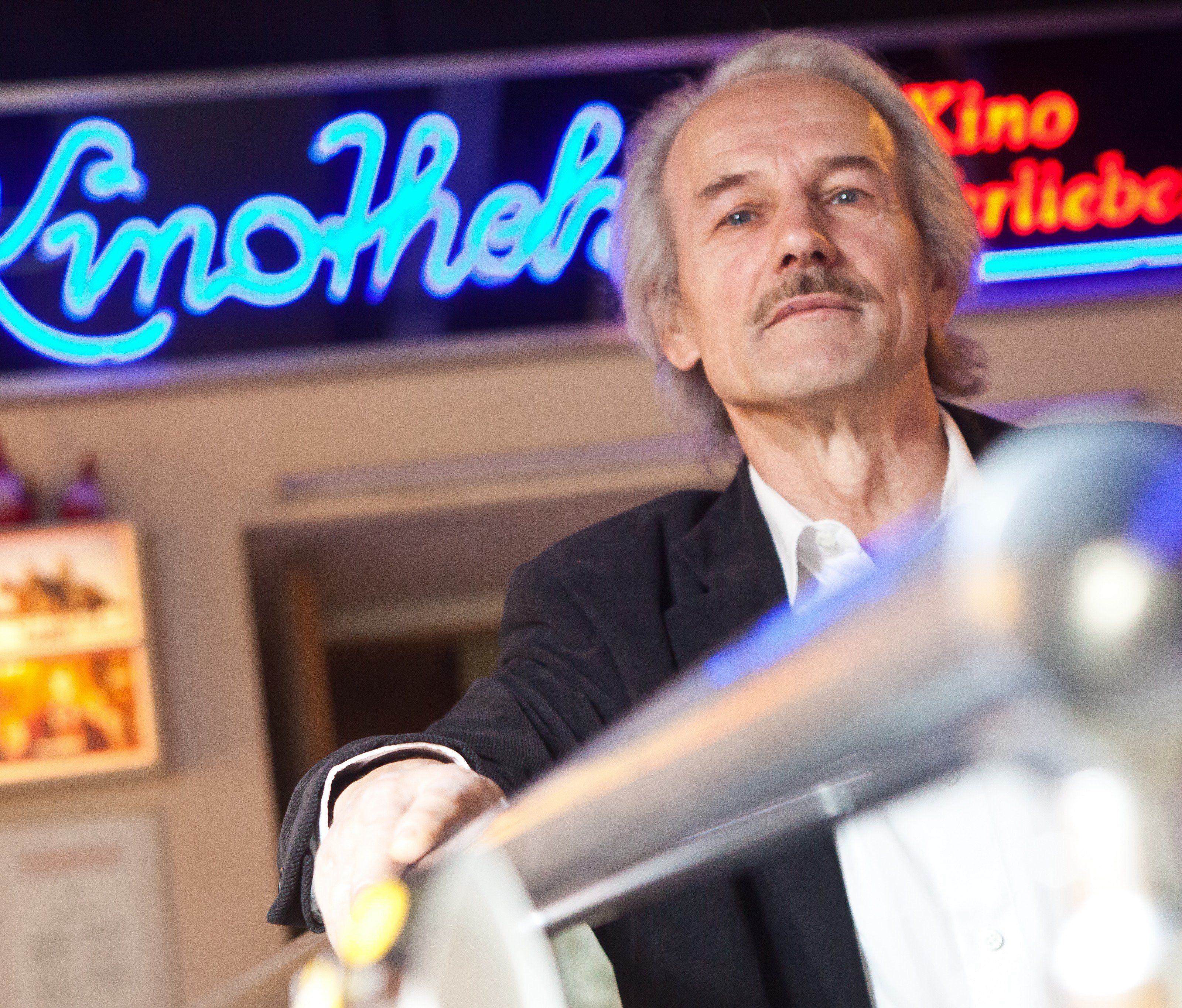 Wird mit Mails und Anrufen bombardiert: Kinobetreiber Andreas Fenkart. Wird mit Mails und Anrufen bombardiert: Kinobetreiber Andreas Fenkart.