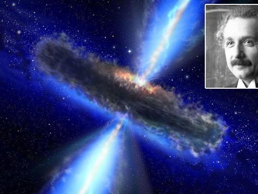 Anhand der Kollision zweier Schwarzer Löcher konnte Albert Einsteins jahrzehntealte Vorhersage nun bestätigt werden.