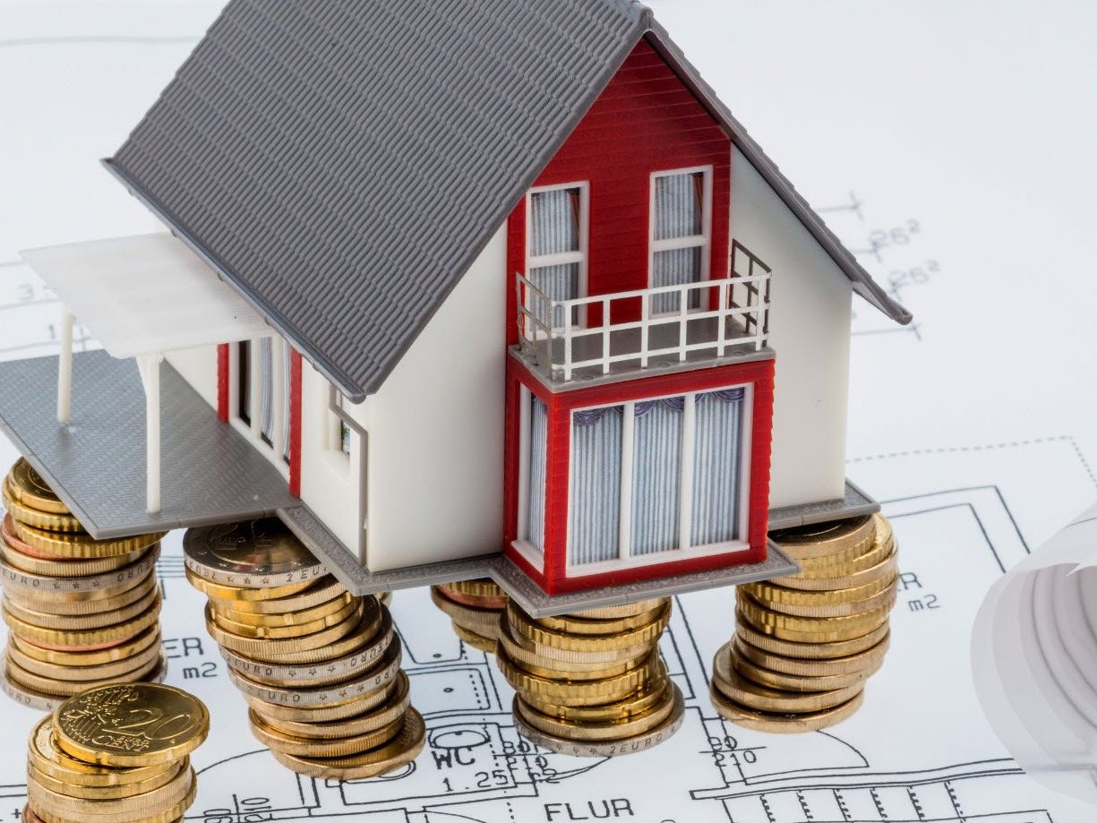 „Verunsicherung und niedrige Zinsen lassen Nachfrage und Preise ansteigen.“ Mag. Bernd Hagen M.A., Lustenau „Verunsicherung und niedrige Zinsen lassen Nachfrage und Preise ansteigen.“ Mag. Bernd Hagen M.A., Lustenau