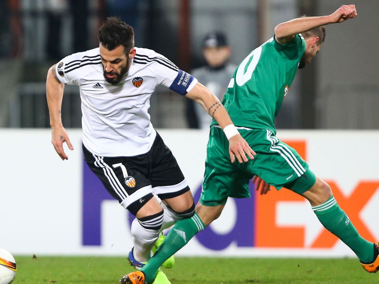 Es kam zu Auseinandersetzungen zwischen Rapid und Valencia Fans. Es kam zu Auseinandersetzungen zwischen Rapid und Valencia Fans.