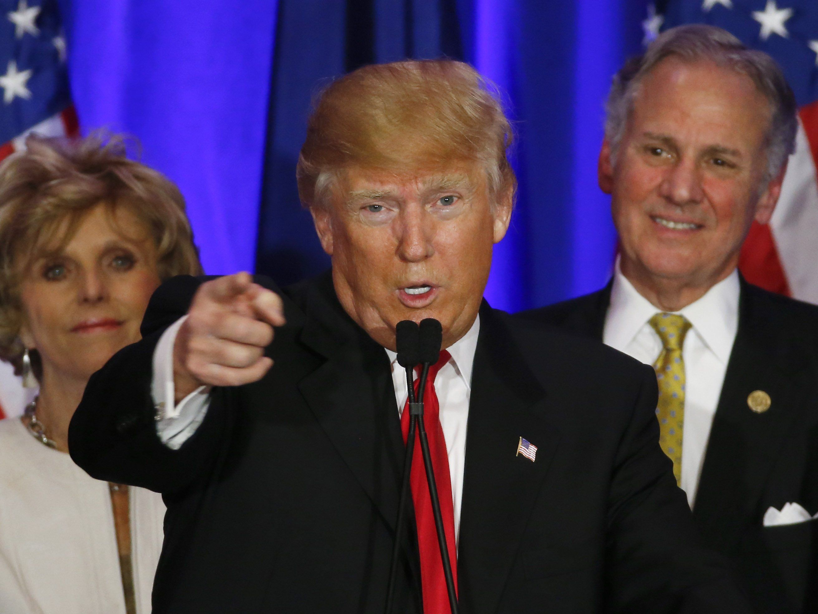 Donald Trump gewinnt in South Carolina und wirft nebenbei Jeb Bush aus dem Rennen. Donald Trump gewinnt in South Carolina und wirft nebenbei Jeb Bush aus dem Rennen.