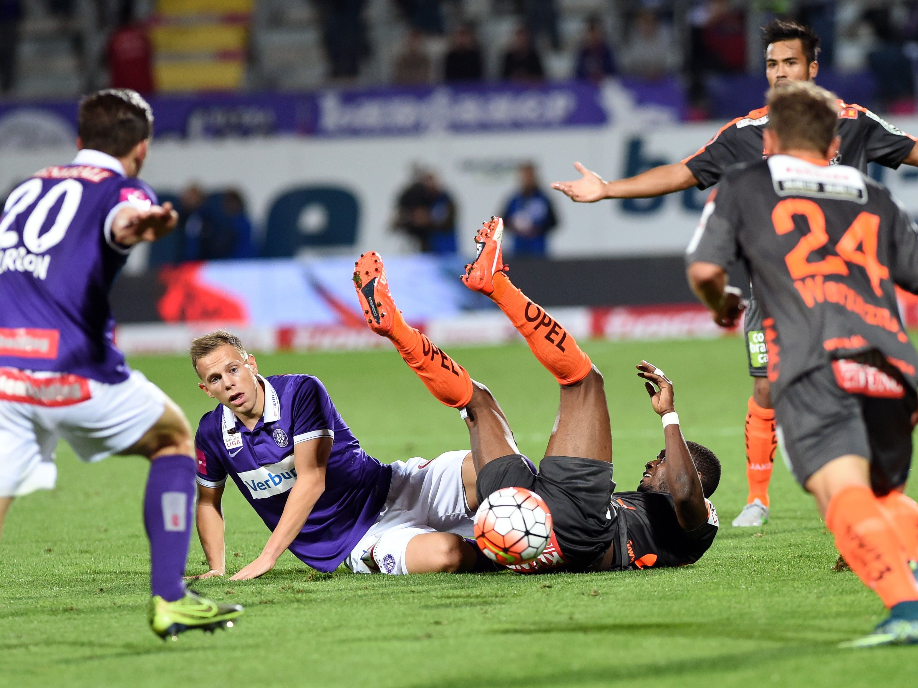 LIVE-Ticker zum Spiel FK Austria Wien gegen WAC ab 16.00 Uhr. LIVE-Ticker zum Spiel FK Austria Wien gegen WAC ab 16.00 Uhr.