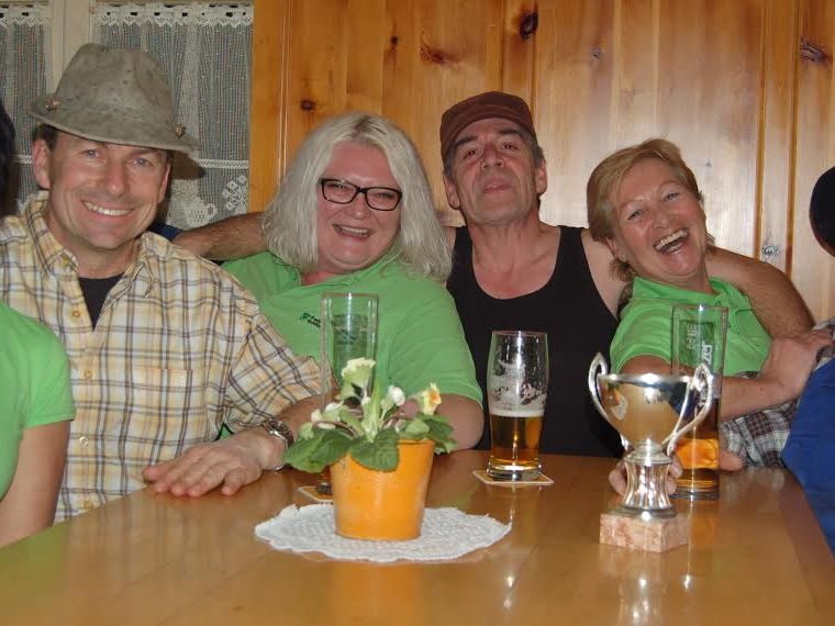 Viel zu lachen gibt es ab kommendem Samstag im Vereinshaus: Jutta Hammerer, Heidi Baur und Franz Widowitz führten Regie beim neuen Stück. Viel zu lachen gibt es ab kommendem Samstag im Vereinshaus: Jutta Hammerer, Heidi Baur und Franz Widowitz führten Regie beim neuen Stück.