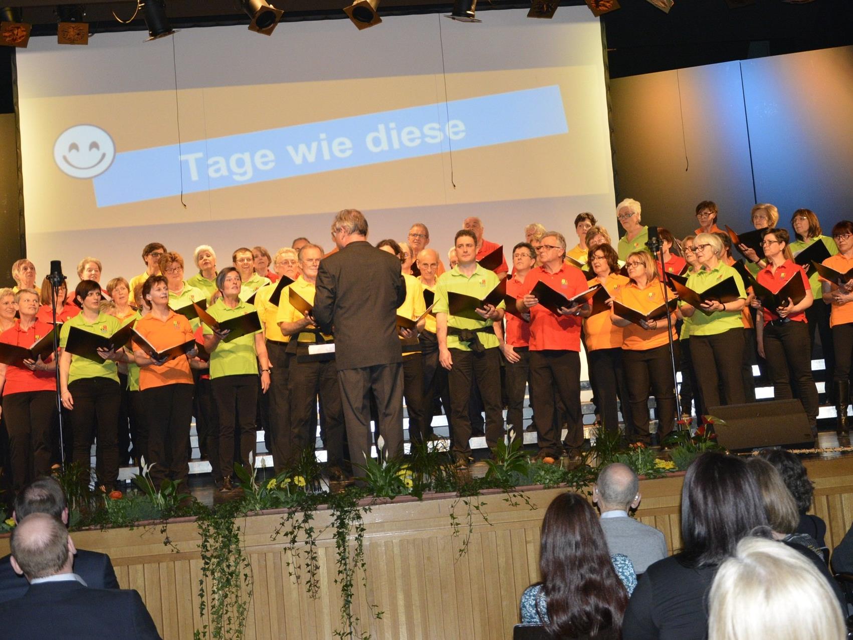 Gesangliche Wetterkapriolen von „Heiter bis Wolkig“ zogen durch das Frühjahrskonzert des Eintracht Chor Lustenau.